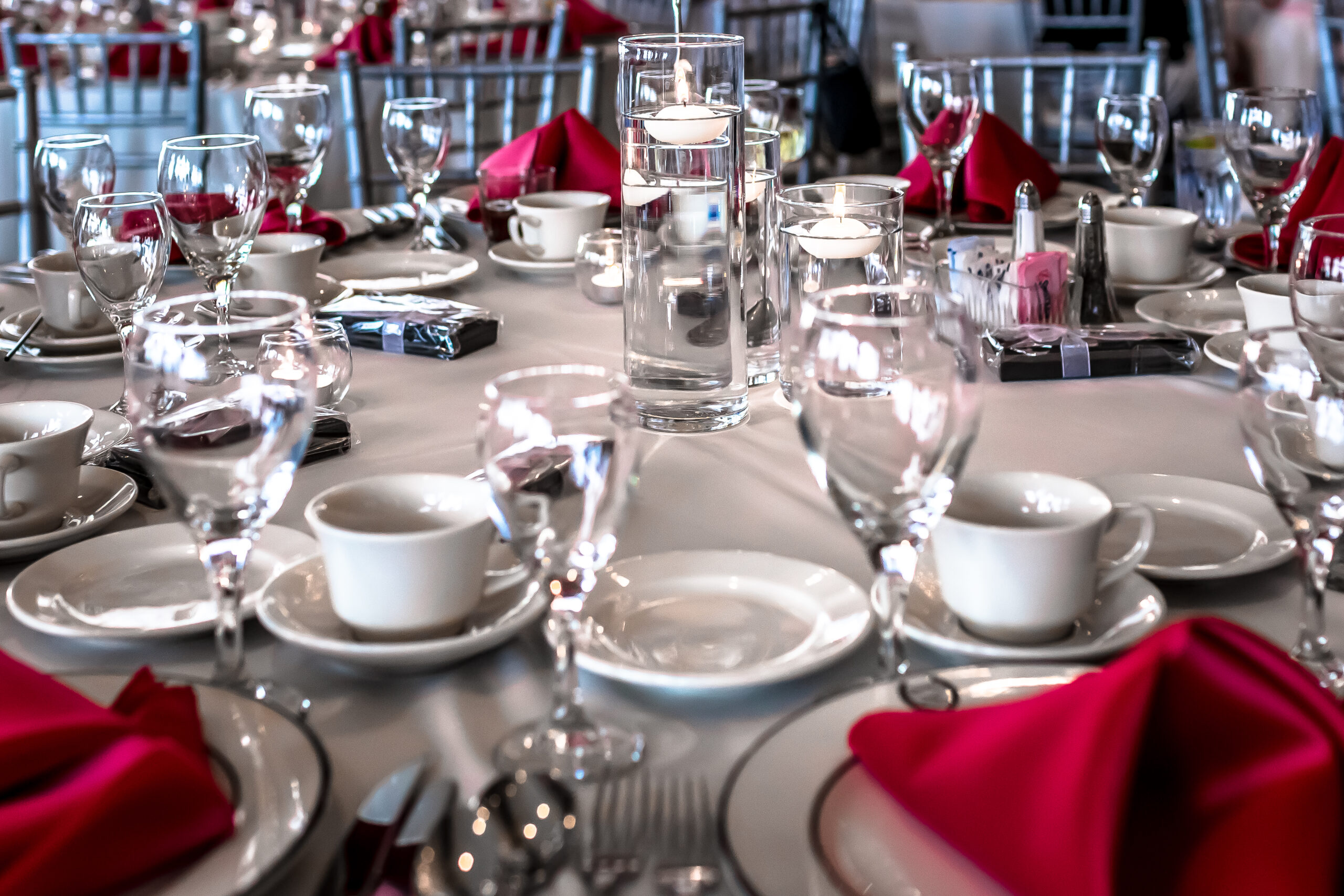 How to Set a Formal Table for Your Corporate Event